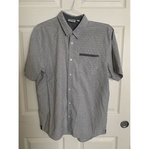 Van’s Button Down Shirt 🔴